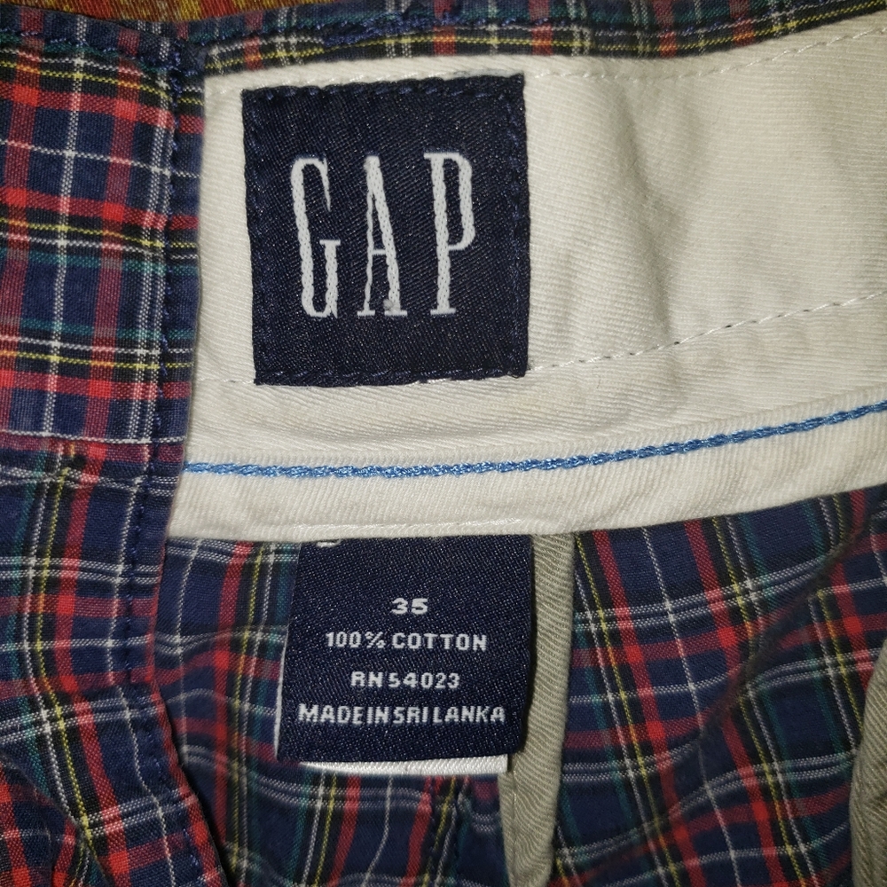 Shorts - Picture 3 of 3